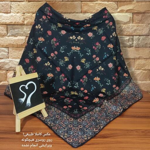 روسری  زنانه نخ کریستال قواره بزرگ  مجلسیمزونی طرح سنتی کد  2039  بوم اسکارف  مارک san san چاپ دیجیتال خنک